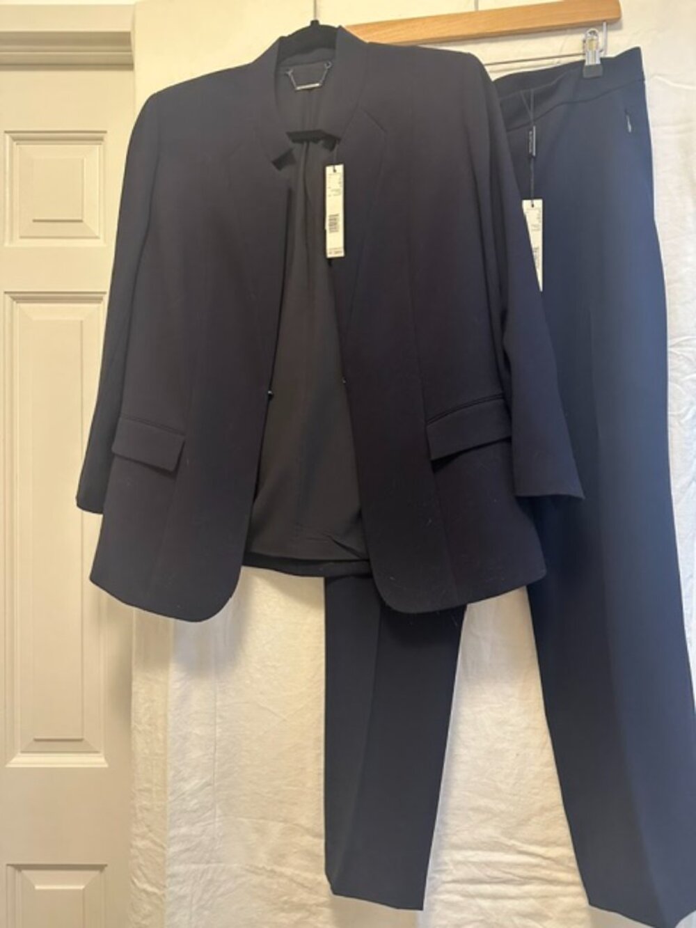 Beautiful Black Crepe Suit by Tahari.  Sz 8.  Never worn.